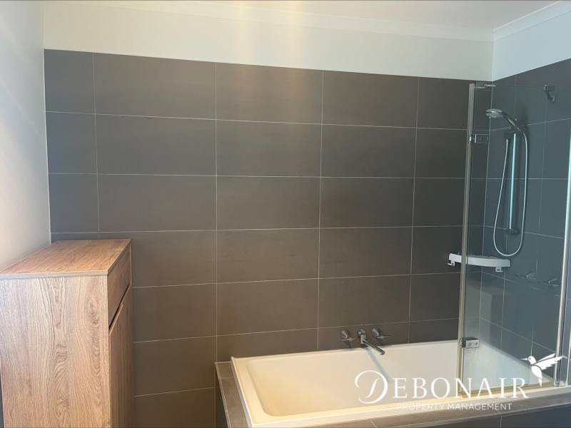 4 Wattlepark Ave, Bell Park, VIC 3215 Australia