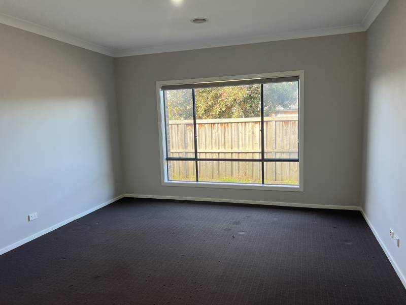 35 Whitfords Drive, Armstrong Creek, VIC 3217