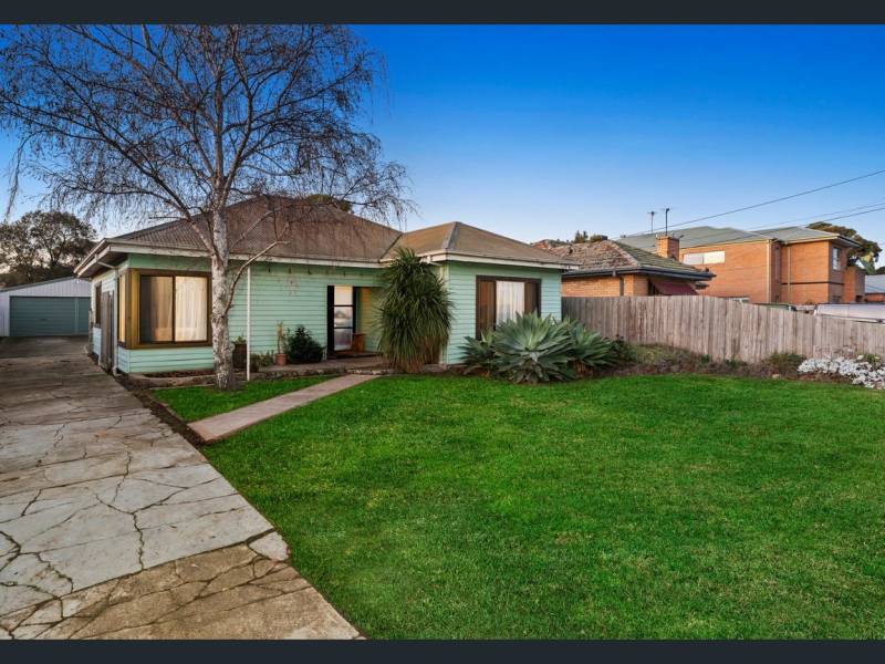 19 Myrtle Grove, North Shore, VIC 3214 Australia