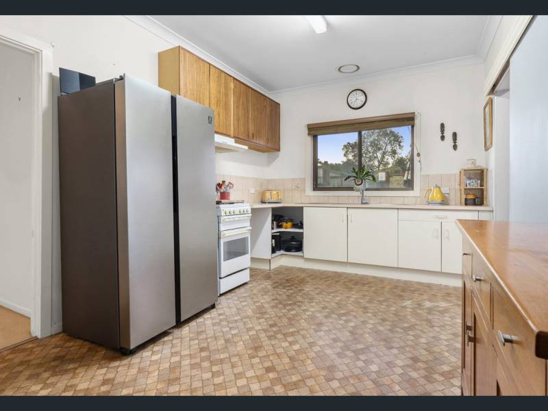 19 Myrtle Grove, North Shore, VIC 3214 Australia