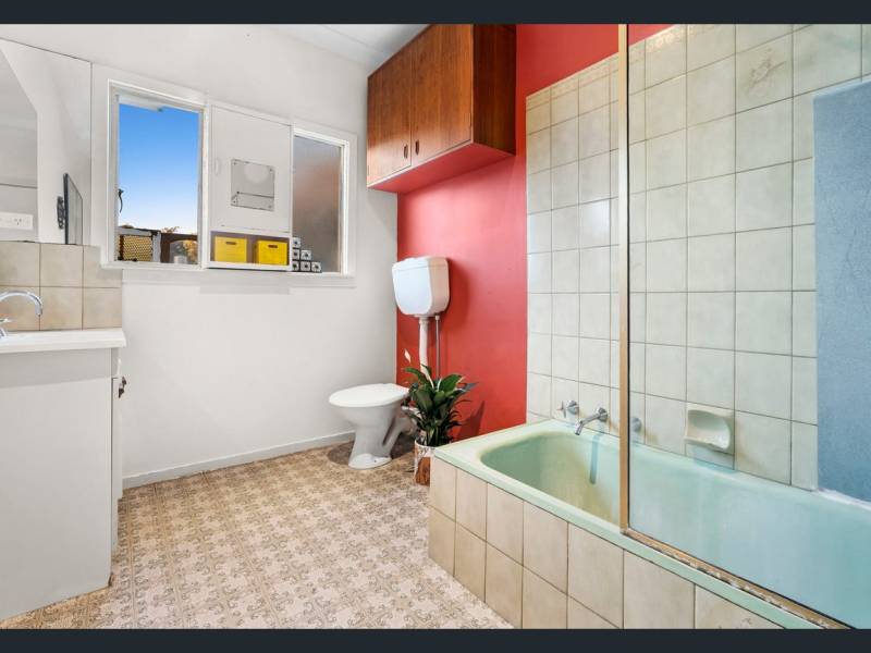 19 Myrtle Grove, North Shore, VIC 3214 Australia