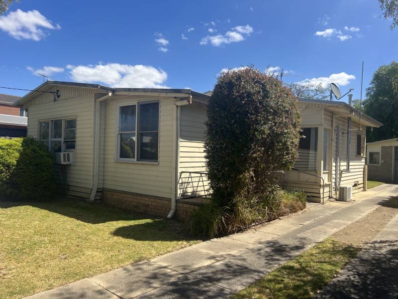 8 Wilsons Road, Newcomb, VIC 3219