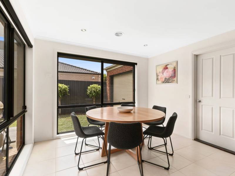 21 Carstairs Cl, Grovedale, VIC 3216 Australia