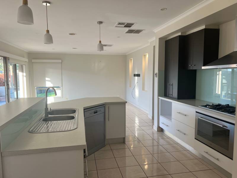 3 Greenwich Grange, Highton, VIC 3216 Australia