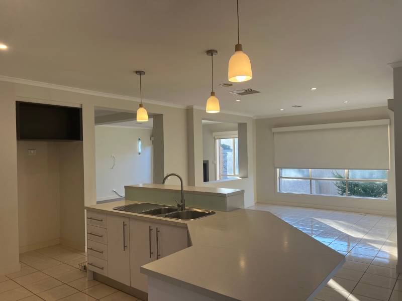 3 Greenwich Grange, Highton, VIC 3216 Australia